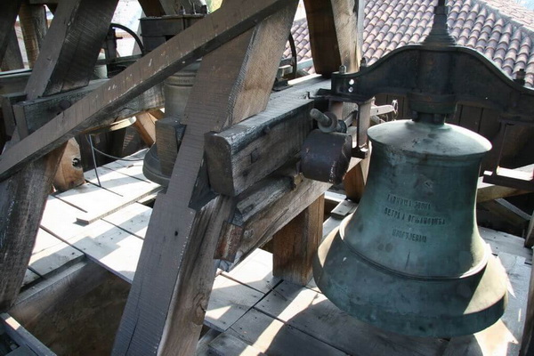 stari trstenik, crkvena zvona, zvonik