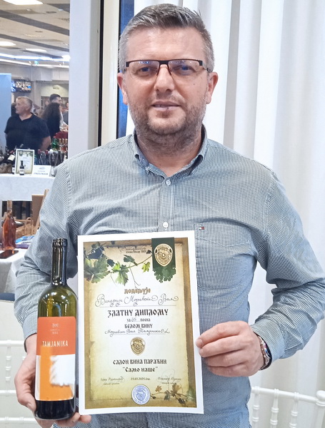 винарија моравски ВАЛ, Мала Сугибина, вино, салон вина